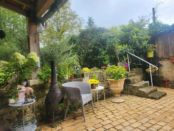 Maison Bourdeilles 165 m2 avec jardin et dépendance