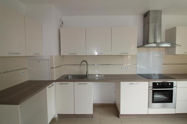 Très bel appartement - Matériaux et prestations de qualité - Immeuble Franco Suisse