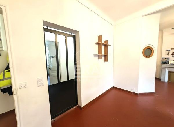 Appartement T4 + Terrasse  de 24m2 à Marseille - Quartier Baille