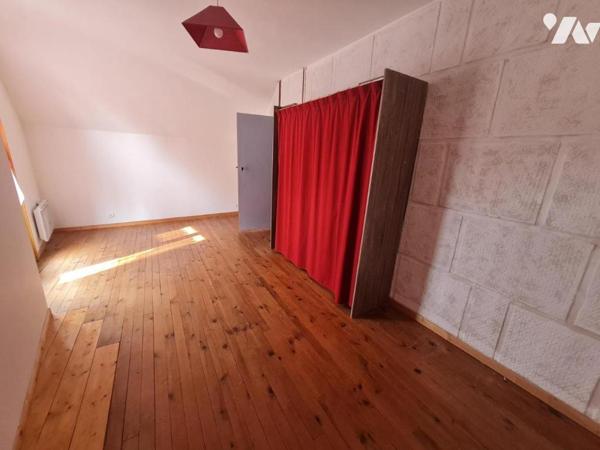 À VENDRE – MAISON RÉNOVÉE EN CENTRE-VILLE – MONTOIRE ( 41800)