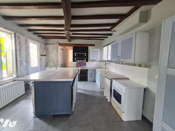 À VENDRE – MAISON RÉNOVÉE EN CENTRE-VILLE – MONTOIRE ( 41800)