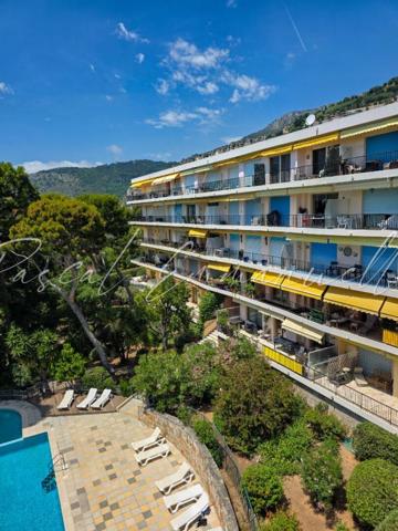 Appartement  3 pièces 92 m2 Cap d'Ail vue mer piscine