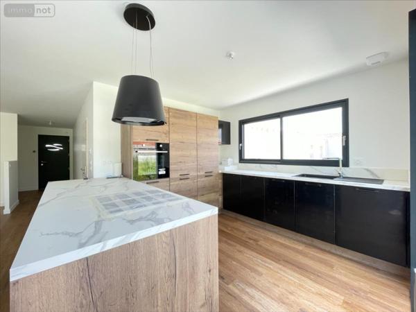 Maison à vendre à Ferrières en Charente-Maritime (17170), ref : 17112-383