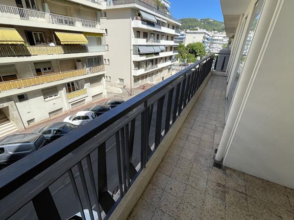 APPARTEMENT  FAMILIAL DE TYPE 4 PIECES  115m²