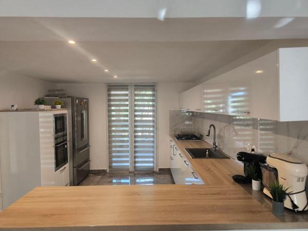 Roussillon - Belle maison individuelle  - terrain constructible