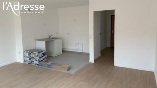 Appartement Saint Pierre Du Perray 2 pièce(s)