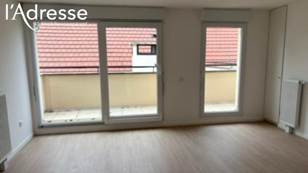 Appartement Saint Pierre Du Perray 2 pièce(s)