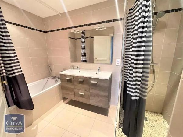 Appartement à louer 4 pièces 95.27m² Clermont-Ferrand (63000)