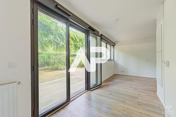 Appartement Rueil Malmaison 1 pièce(s) 28.48 m² €200 000 ** - Référence 19921