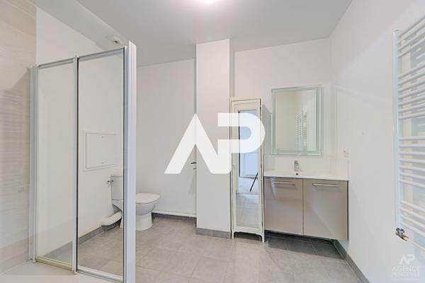 Appartement Rueil Malmaison 1 pièce(s) 28.48 m² €200 000 ** - Référence 19921