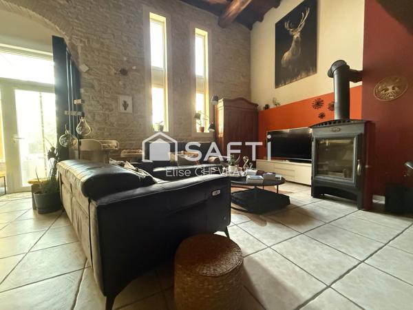 Maison, grand séjour, quatre chambres