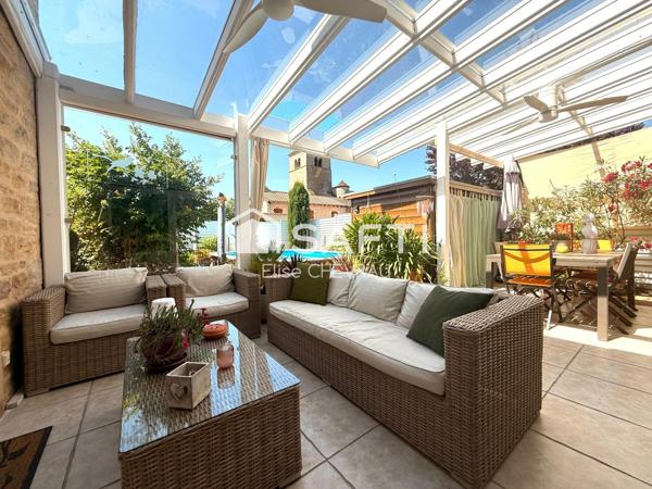 Maison, grand séjour, quatre chambres