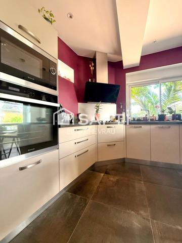 Maison, grand séjour, quatre chambres