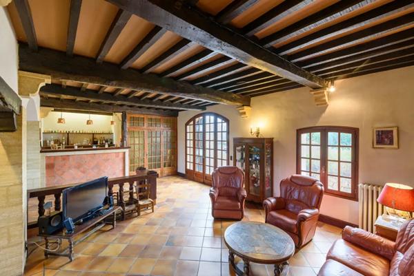 maison 11 pièces 333m² à vendre à Hagetmau