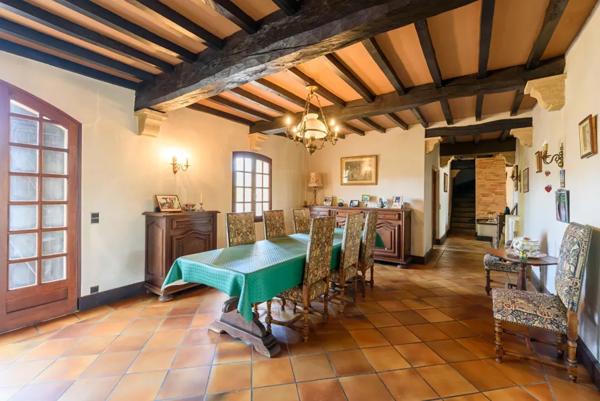 maison 11 pièces 333m² à vendre à Hagetmau