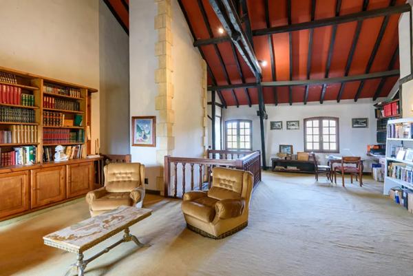 maison 11 pièces 333m² à vendre à Hagetmau