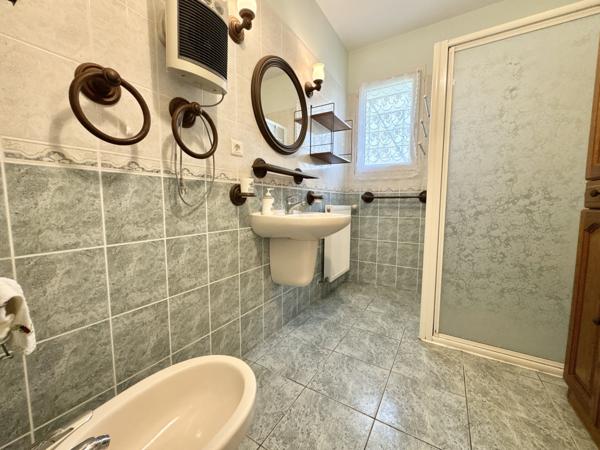 Maison de plain pied 3 chambres avec garage et jardin. Saint-Sylvestre-sur-Lot (47140)