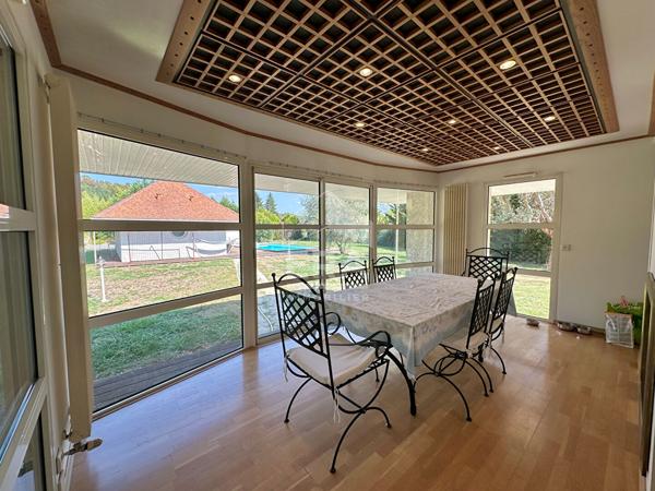 PAU - BIZANOS : Maison de prestige de plus de 170m2, avec grand jardin, piscine, dépendances