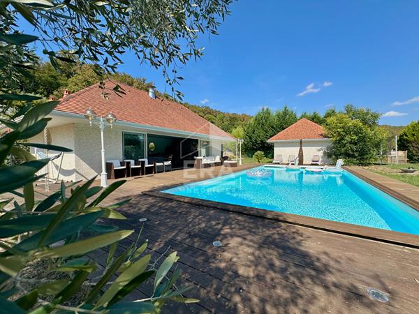 PAU - BIZANOS : Maison de prestige de plus de 170m2, avec grand jardin, piscine, dépendances