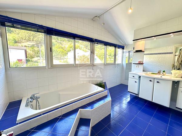 PAU - BIZANOS : Maison de prestige de plus de 170m2, avec grand jardin, piscine, dépendances