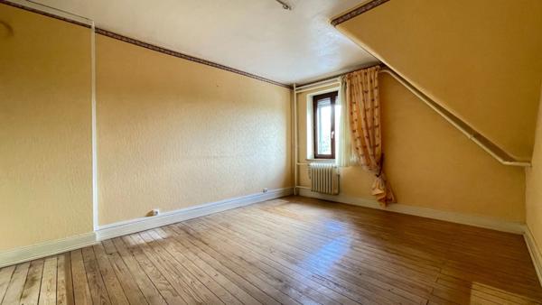 Maison familiale 5 pièces avec dépendances et beau terrain – Avenue des Nations