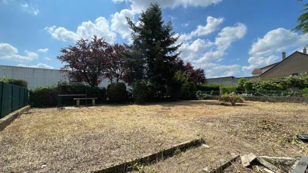 Maison familiale 5 pièces avec dépendances et beau terrain – Avenue des Nations