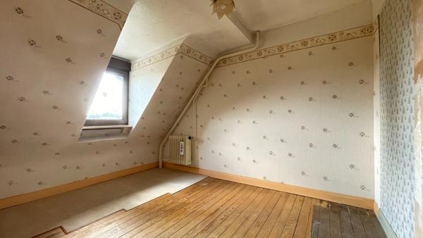 Maison familiale 5 pièces avec dépendances et beau terrain – Avenue des Nations