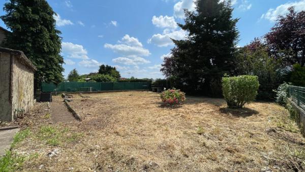 Maison familiale 5 pièces avec dépendances et beau terrain – Avenue des Nations