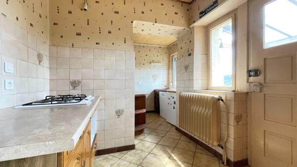 Maison familiale 5 pièces avec dépendances et beau terrain – Avenue des Nations