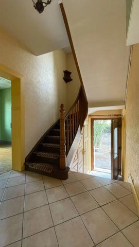 Maison familiale 5 pièces avec dépendances et beau terrain – Avenue des Nations