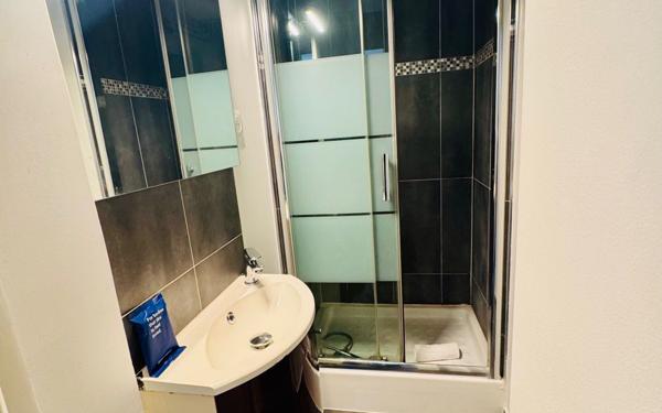 Appartement à louer    2 pièces • 32 m2 Paris 16