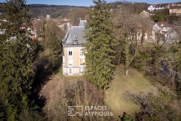 Villa de caractère à réinventer avec son parc arboré