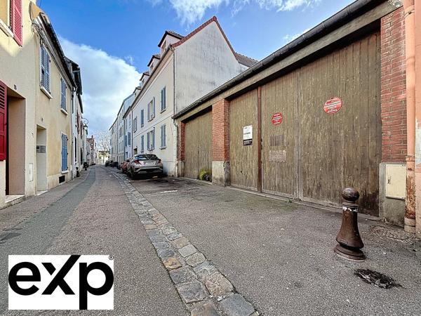 Mantes-la-Jolie – Entrepôt de caractère au cœur du centre historique