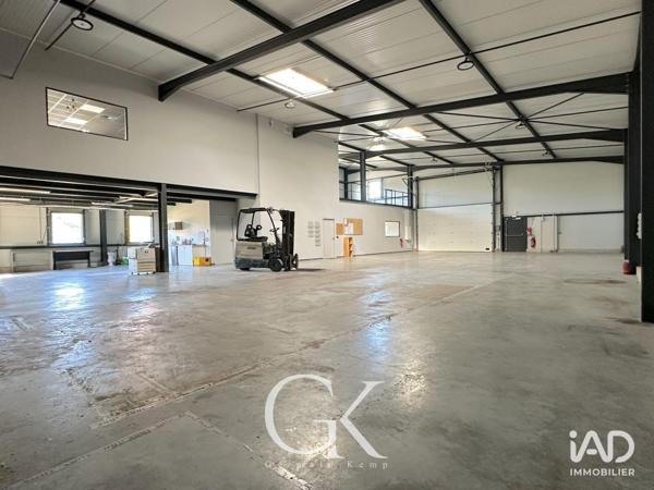 Location local d’activité 275 m² Saint-Clair-de-la-Tour