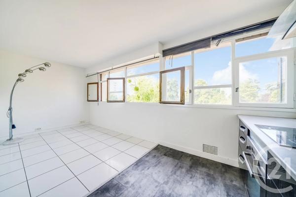 Appartement F3 à vendre  3 pièces - 75,90 m 2   VILLEJUIF  - 94