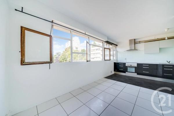 Appartement F3 à vendre  3 pièces - 75,90 m 2   VILLEJUIF  - 94