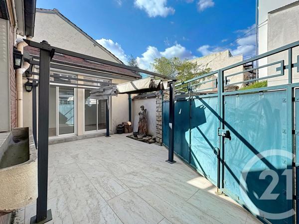 Maison à vendre  11 pièces - 194,17 m 2   VILLEJUIF  - 94