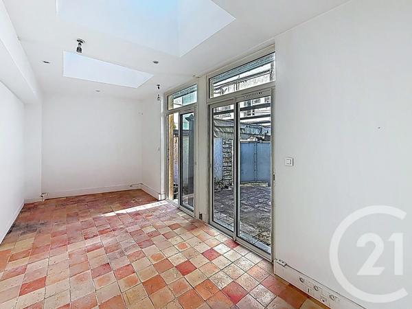 Maison à vendre  11 pièces - 194,17 m 2   VILLEJUIF  - 94