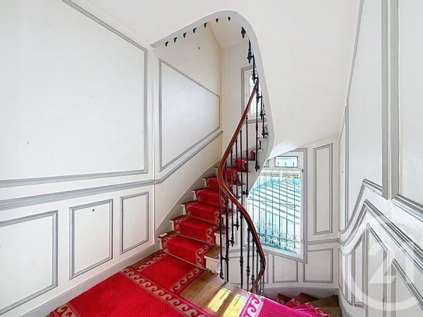 Maison à vendre  11 pièces - 194,17 m 2   VILLEJUIF  - 94