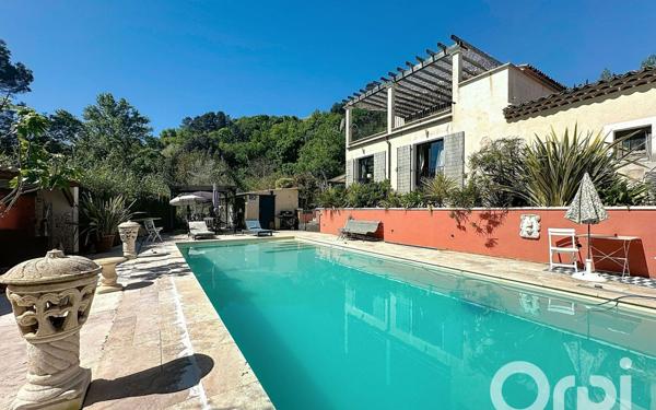 Maison à vendre    6 pièces • 146 m2 Saint-Paul-de-Vence