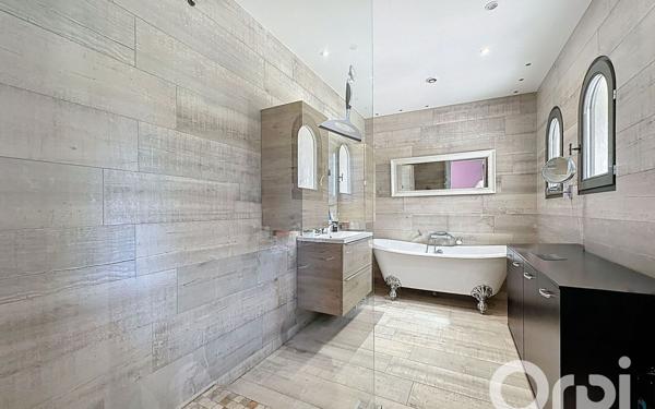 Maison à vendre    6 pièces • 146 m2 Saint-Paul-de-Vence