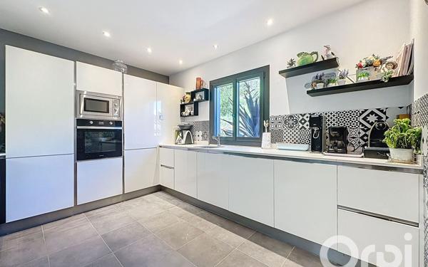 Maison à vendre    6 pièces • 146 m2 Saint-Paul-de-Vence