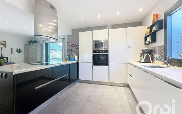 Maison à vendre    6 pièces • 146 m2 Saint-Paul-de-Vence