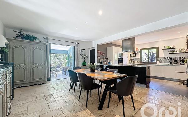 Maison à vendre    6 pièces • 146 m2 Saint-Paul-de-Vence