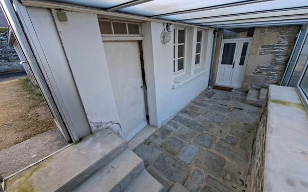 Maison à vendre    6 pièces •  Locquirec