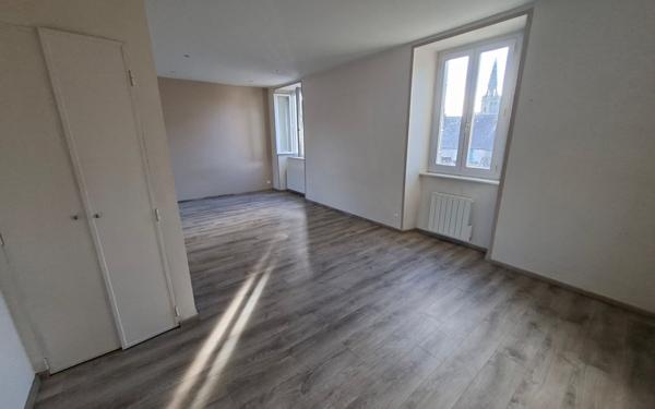 Maison à vendre    6 pièces •  Locquirec