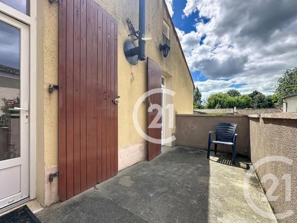 Maison à vendre  3 pièces - 51 m 2   JARNAC  - 16