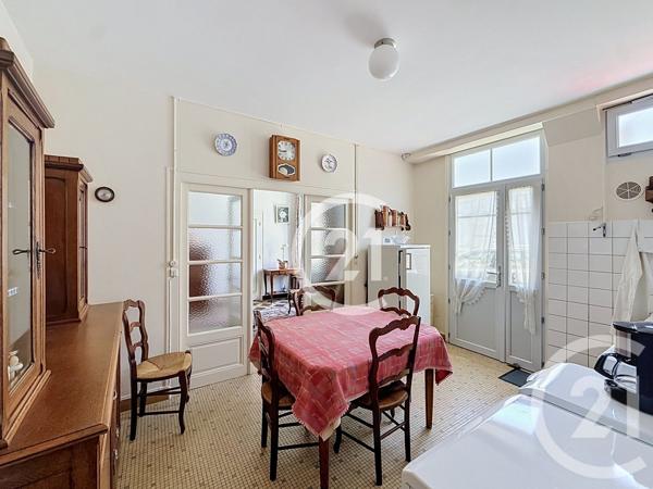 Maison à vendre  3 pièces - 51 m 2   JARNAC  - 16