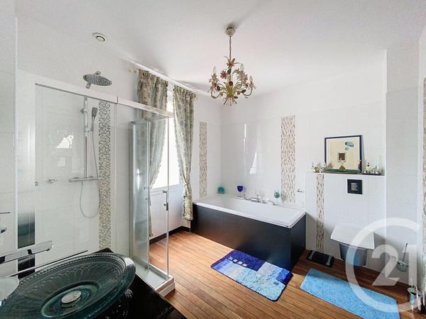 Maison à vendre  5 pièces - 218 m2 CHARROUX - 03