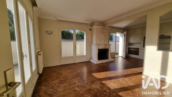 Maison à vendre 6 pièces 163 m² Saint-Yrieix-sur-Charente